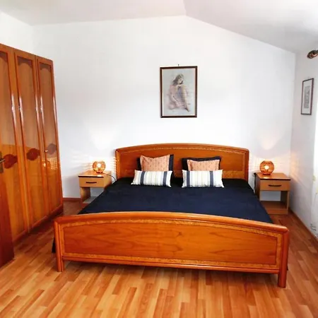Apartment With A Parking Space Valbandon, - 7200 *