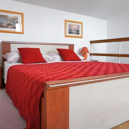 Apartment With A Parking Space Valbandon, - 7200 *