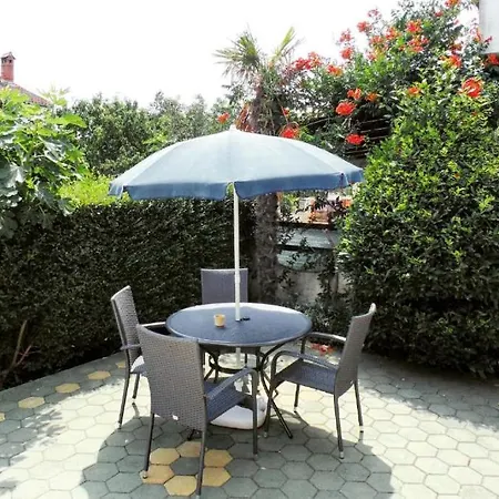 With A Parking Space Valbandon, - 7200 Apartment Fazana