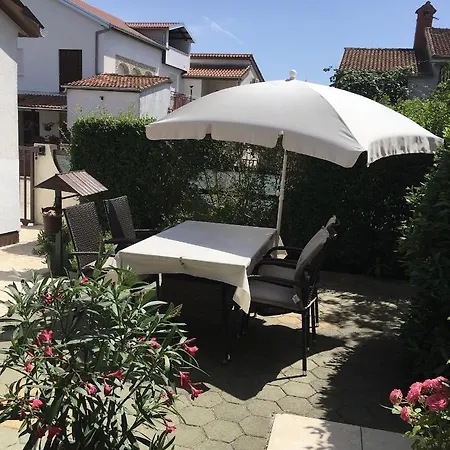 With Parking Space Valbandon, - 7200 Apartamento