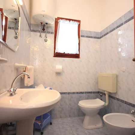 דירה With Parking Space Valbandon, - 7200 *